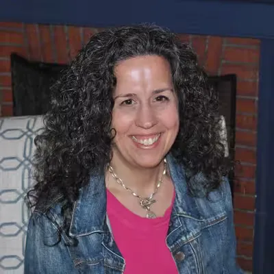 View Myranda Caputo's designer profile